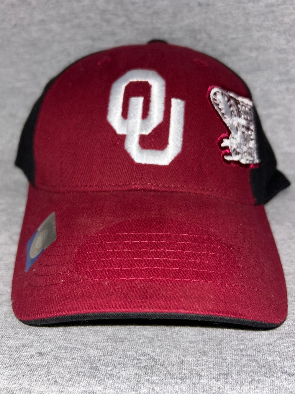 🏈🏟️ University of Oklahoma Sooners Structured Fit Adjustable Hat 🏟️🏀